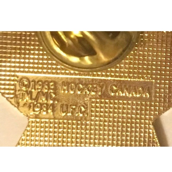 Vintage 1989 Hockey Canada NHL Collectible Pin Maple Leaf Red Gold Ice Lapel - Picture 4 of 4